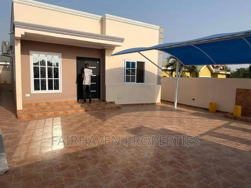 3bdrm House in Kfc, Spintex for sale in Spintex