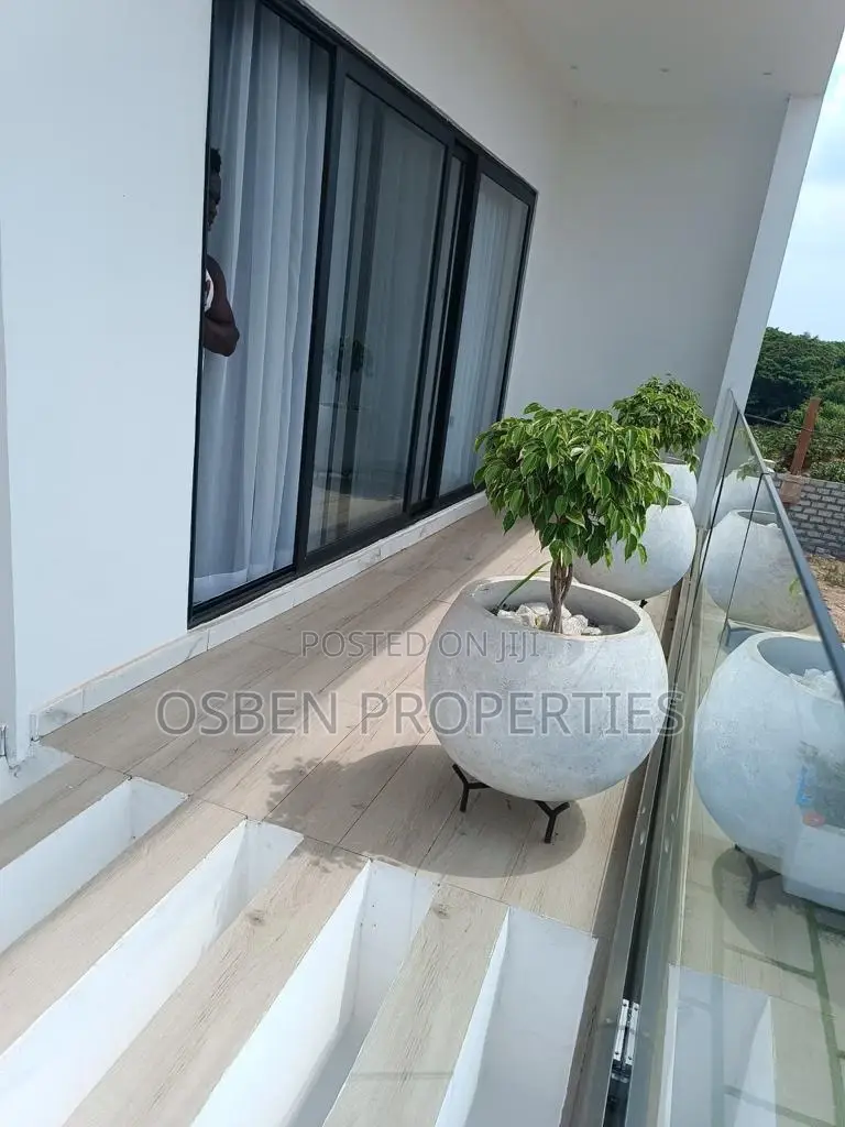 3bdrm Duplex in Pleasant Properties, Lake Side Estate for sale in Lake Side Estate