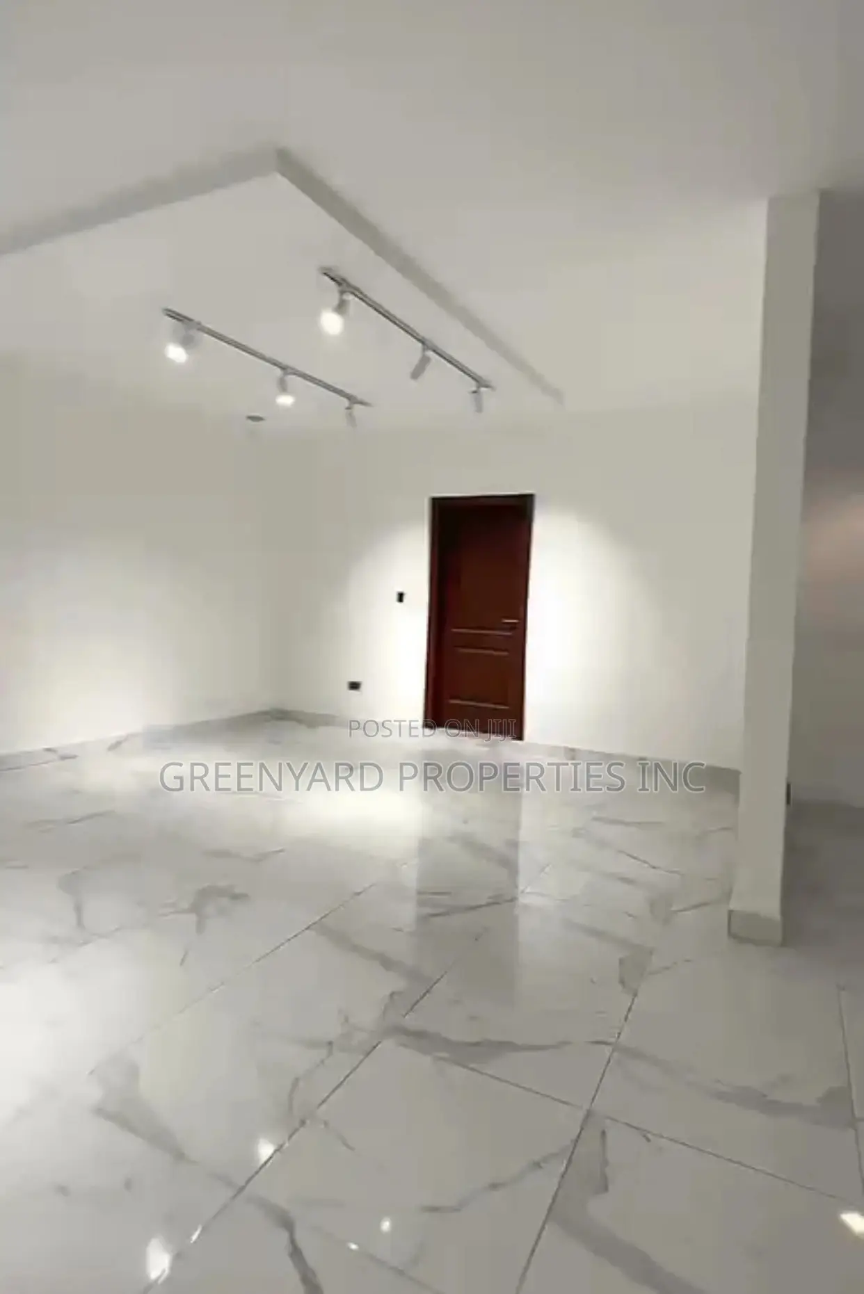 4bdrm Townhouse/Terrace in Anc Mall, East Legon for sale in East Legon