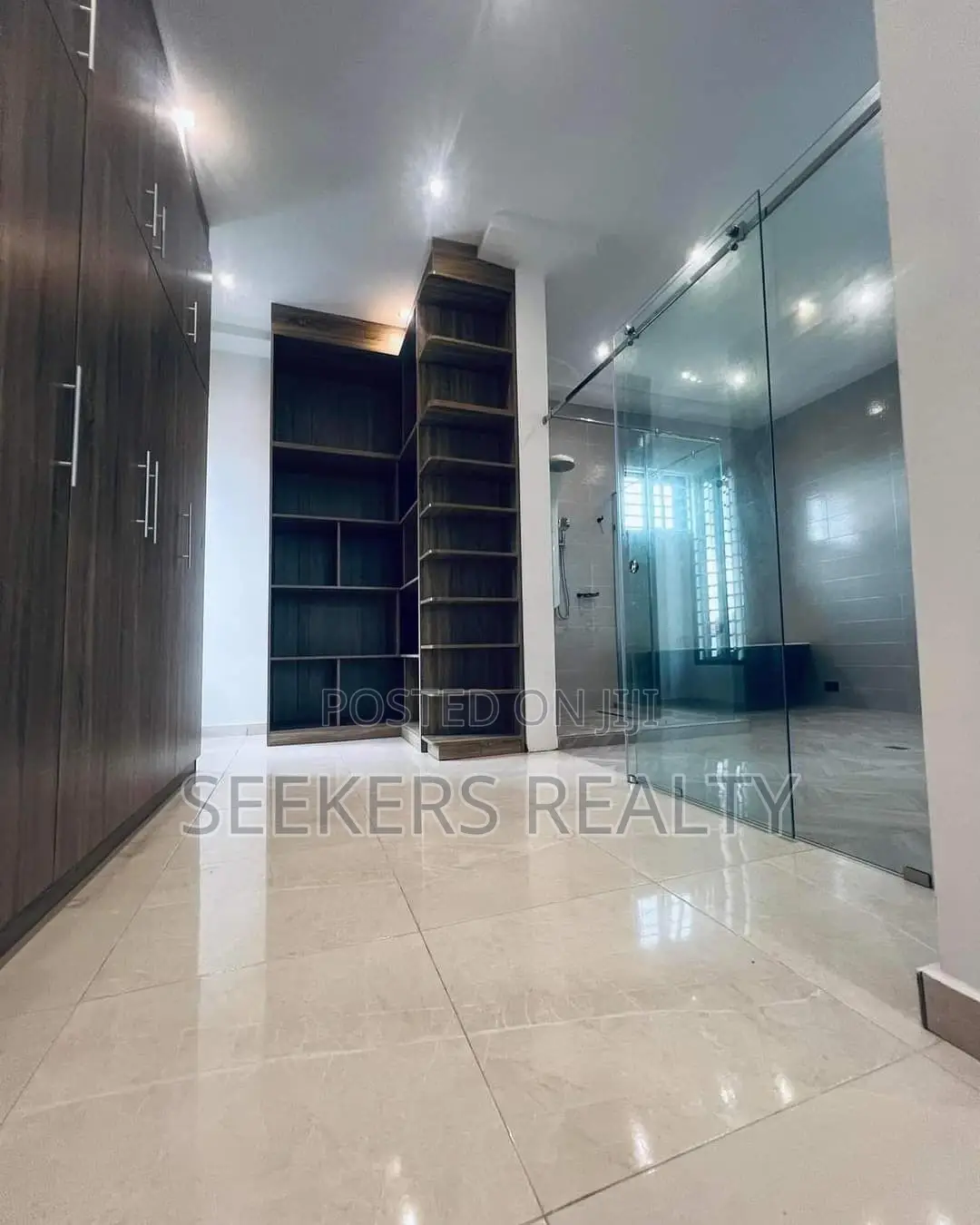 4bdrm House in Seekers Realty, East Legon for sale in East Legon