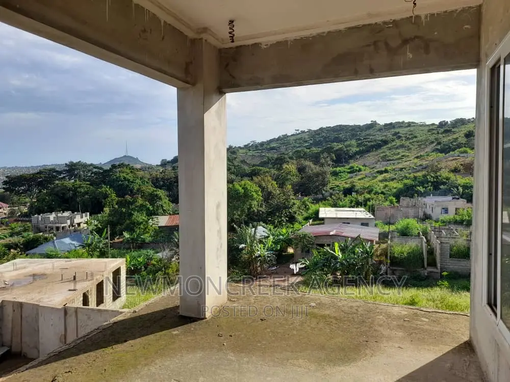 4bdrm Duplex in With Mountain View’S, Accra Metropolitan for sale in Accra Metropolitan