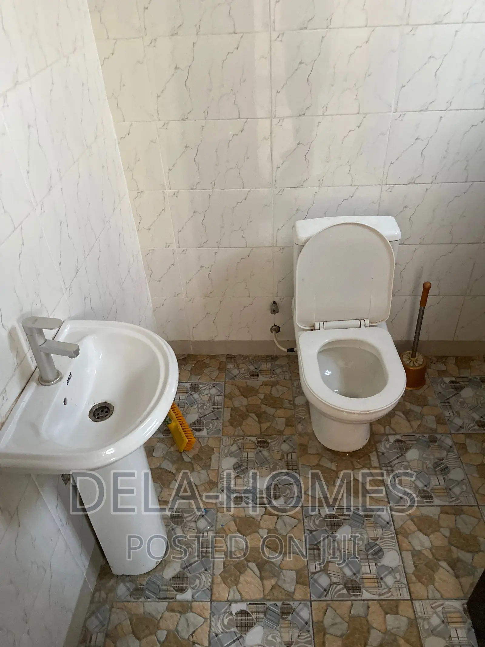 Chamber and Hall Self Contained for Rent at ADENTA. in Adenta