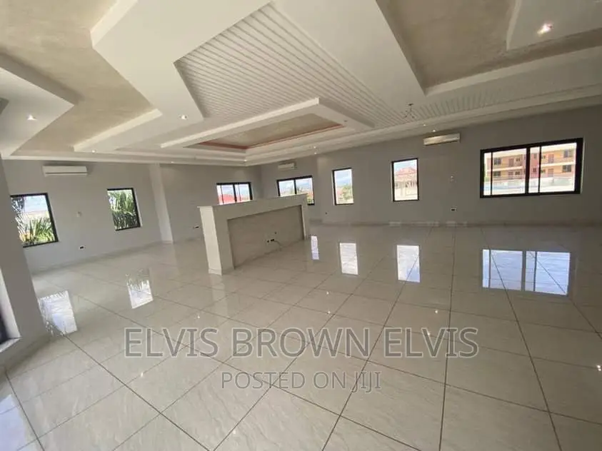 5bdrm House in Ogbojo, East Legon for sale in East Legon