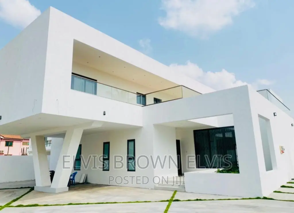 6bdrm Mansion in East Legon American for sale in East Legon