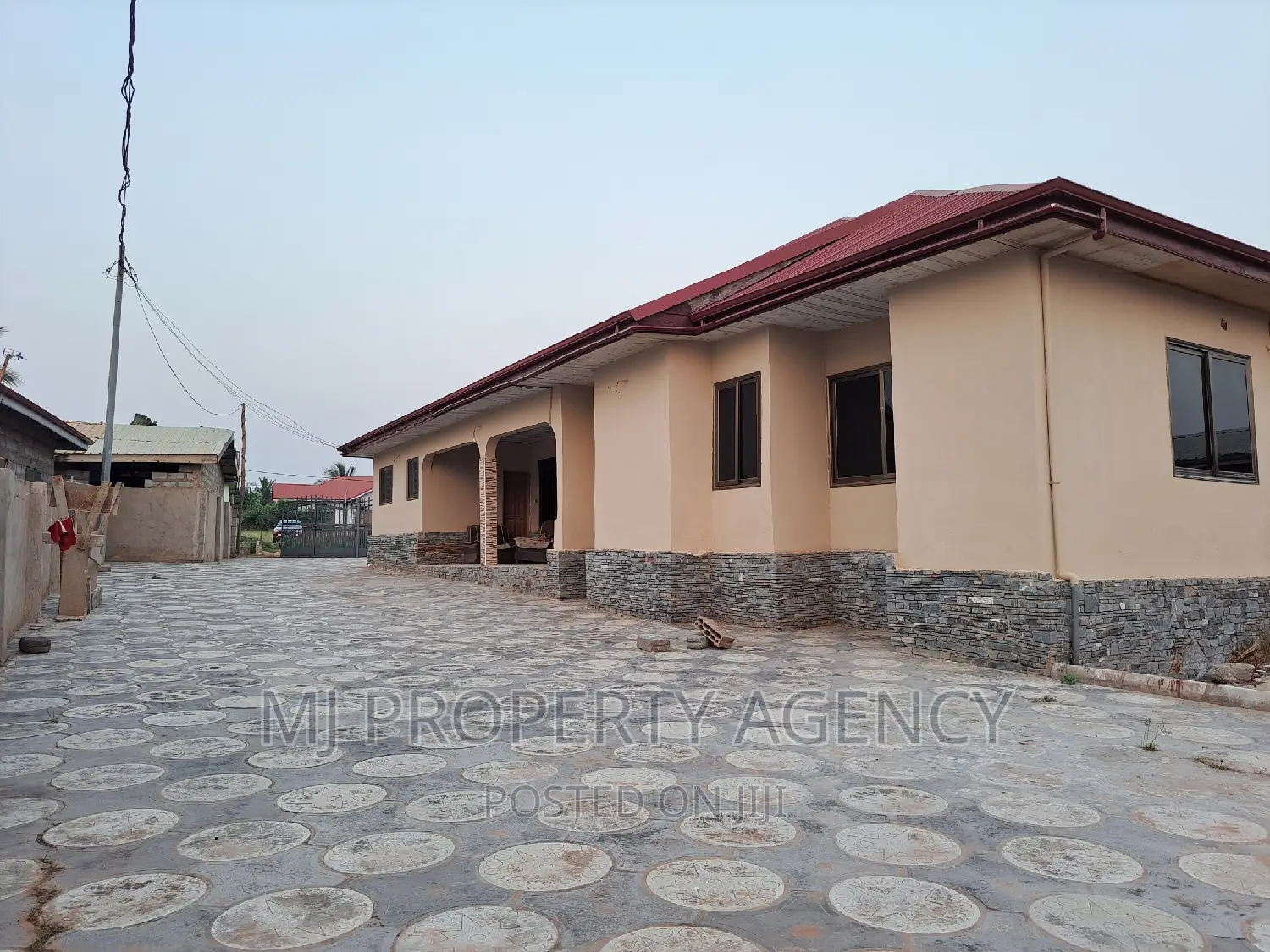 5bdrm House in Dawhenya, Tema Metropolitan for sale in Tema Metropolitan