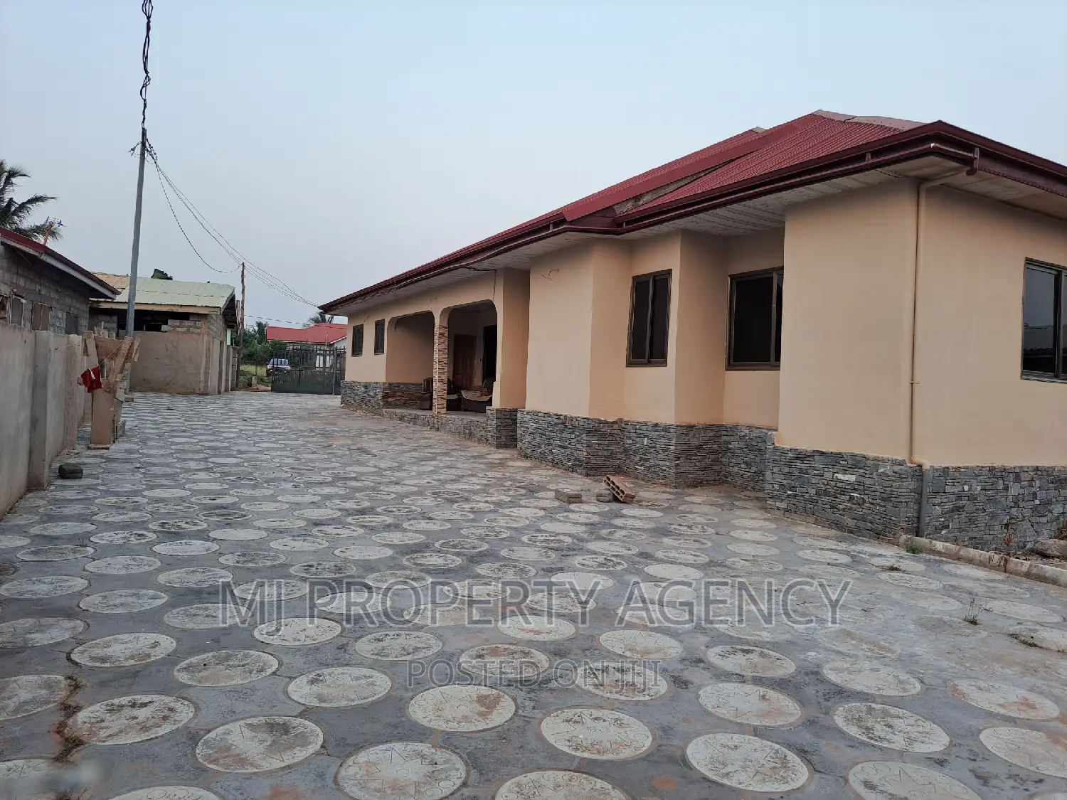5bdrm House in Dawhenya, Tema Metropolitan for sale in Tema Metropolitan