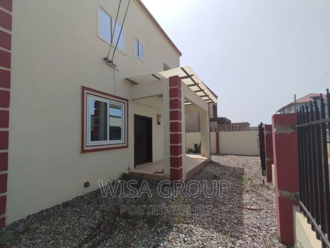 3bdrm Duplex in Wisa Groups, Accra Metropolitan for sale in Accra Metropolitan