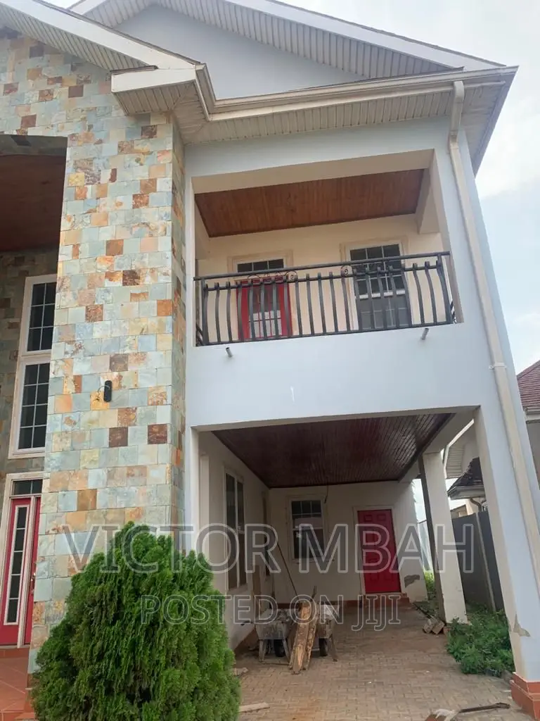 5bdrm Duplex in Community 25 Tema for sale in Tema Metropolitan