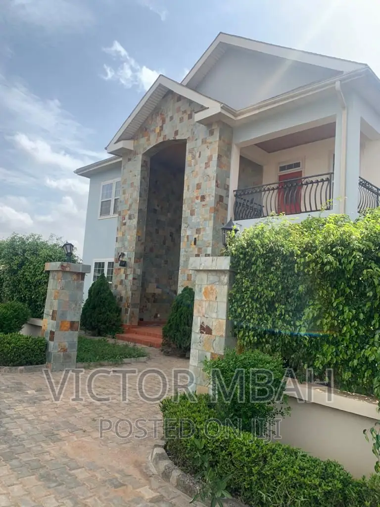 5bdrm Duplex in Community 25 Tema for sale in Tema Metropolitan