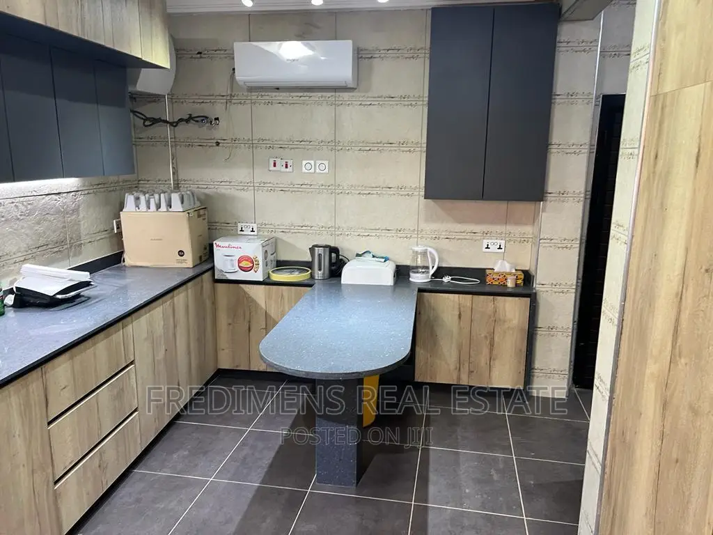 Furnished 5bdrm House in Fredimens Real, Kumasi Metropolitan for sale in Kumasi Metropolitan