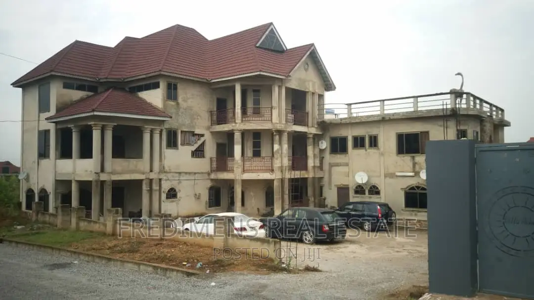 20bdrm Apartment in Fredimens Real, Kumasi Metropolitan for sale in Kumasi Metropolitan
