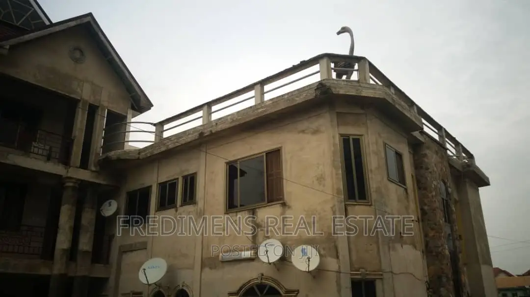 20bdrm Apartment in Fredimens Real, Kumasi Metropolitan for sale in Kumasi Metropolitan