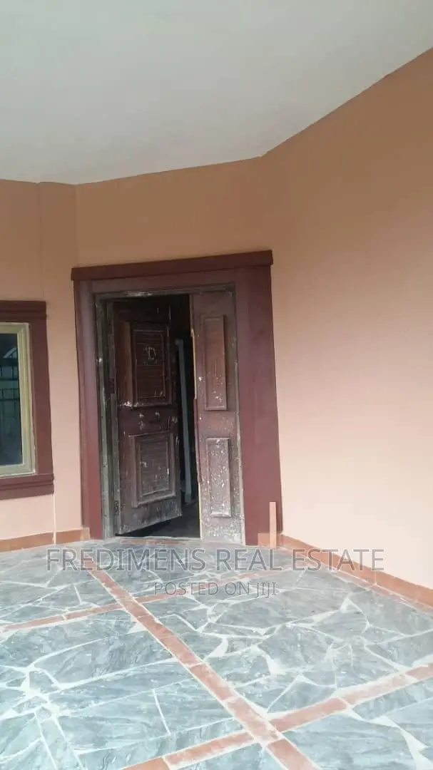 20bdrm Apartment in Fredimens Real, Kumasi Metropolitan for sale in Kumasi Metropolitan