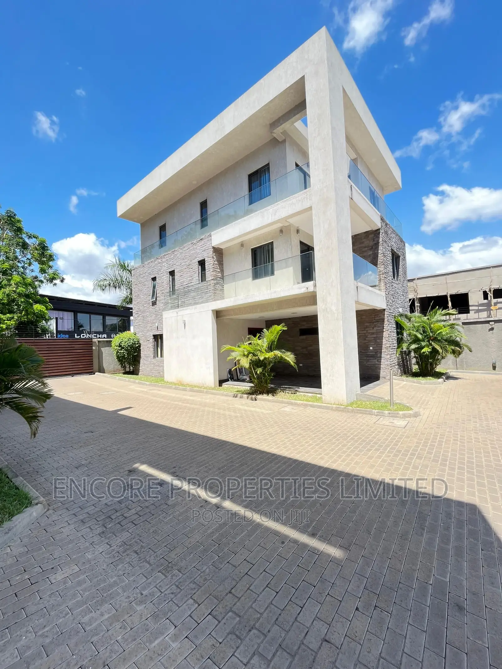 Furnished 4bdrm Townhouse / Terrace for rent in Airport Residential Area