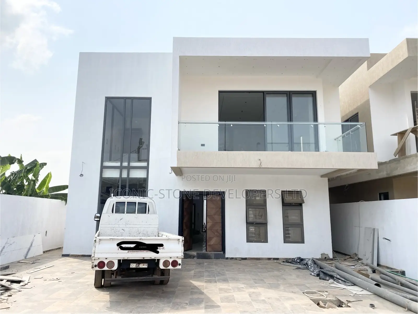 4bdrm Duplex in Adenta for sale in Adenta