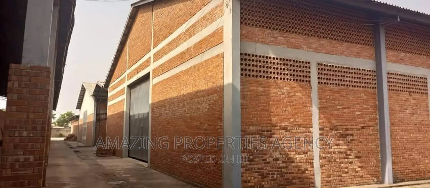 1000sqm Warehouse to Let at Dzorwulu in Dzorwulu