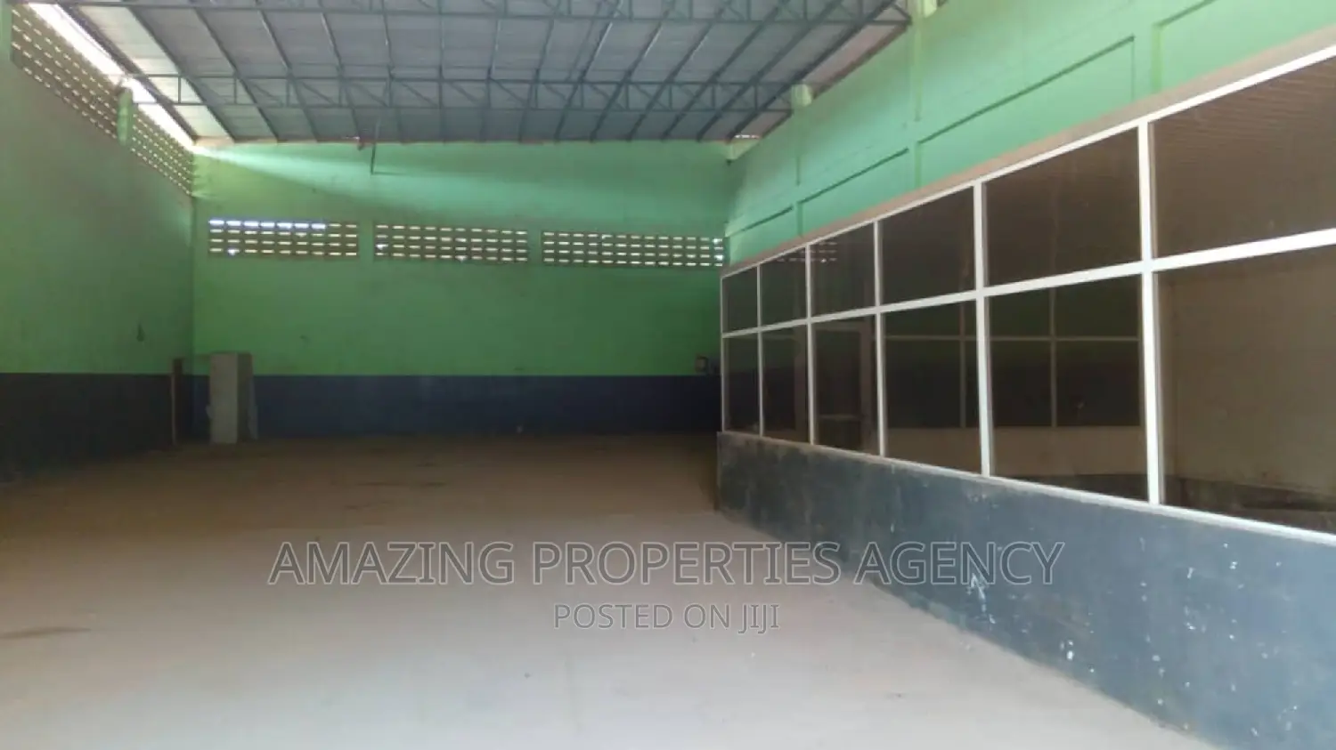 1000sqm Warehouse to Let at Dzorwulu in Dzorwulu