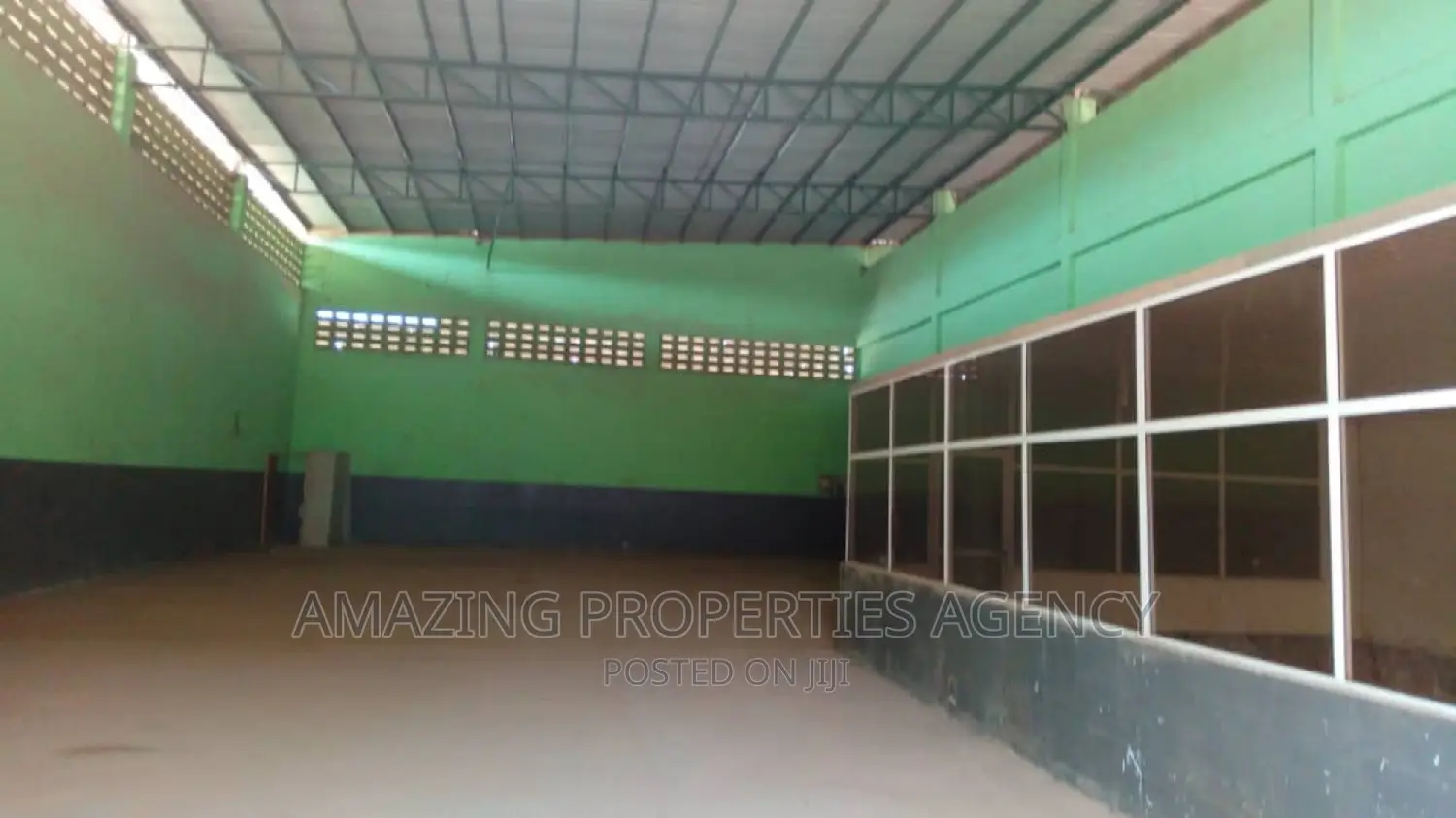 1000sqm Warehouse to Let at Dzorwulu in Dzorwulu