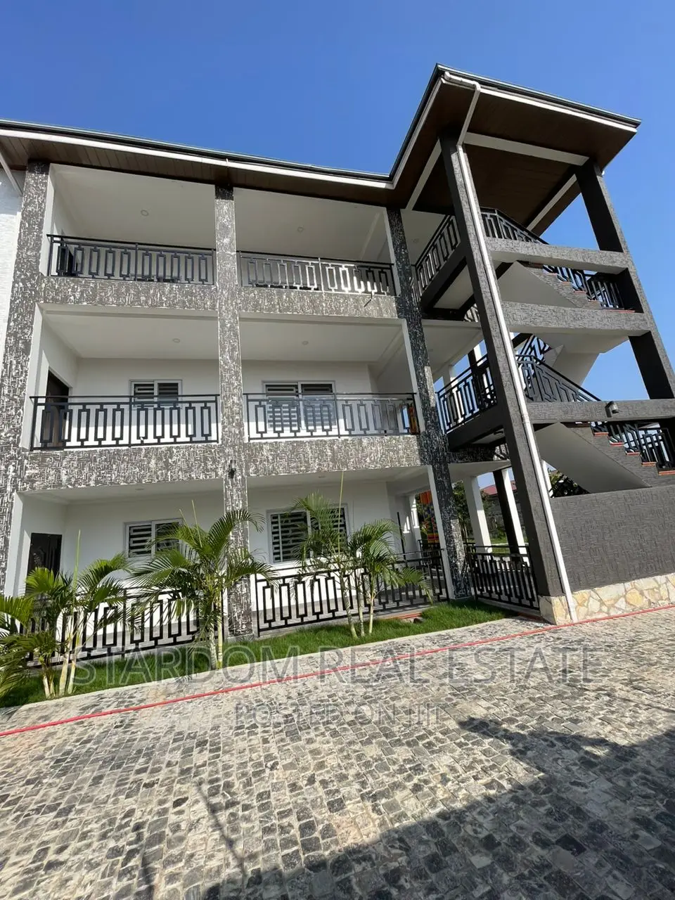 Executive Newly Built 1 Bedroom for Rent at Adjiringanor in Adjiriganor