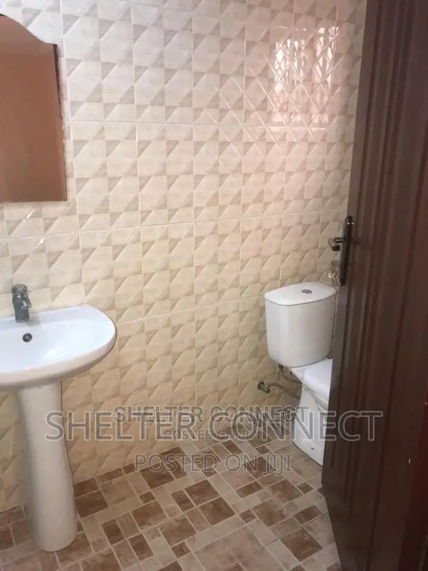 3bdrm Duplex in Abokobi for sale in Abokobi