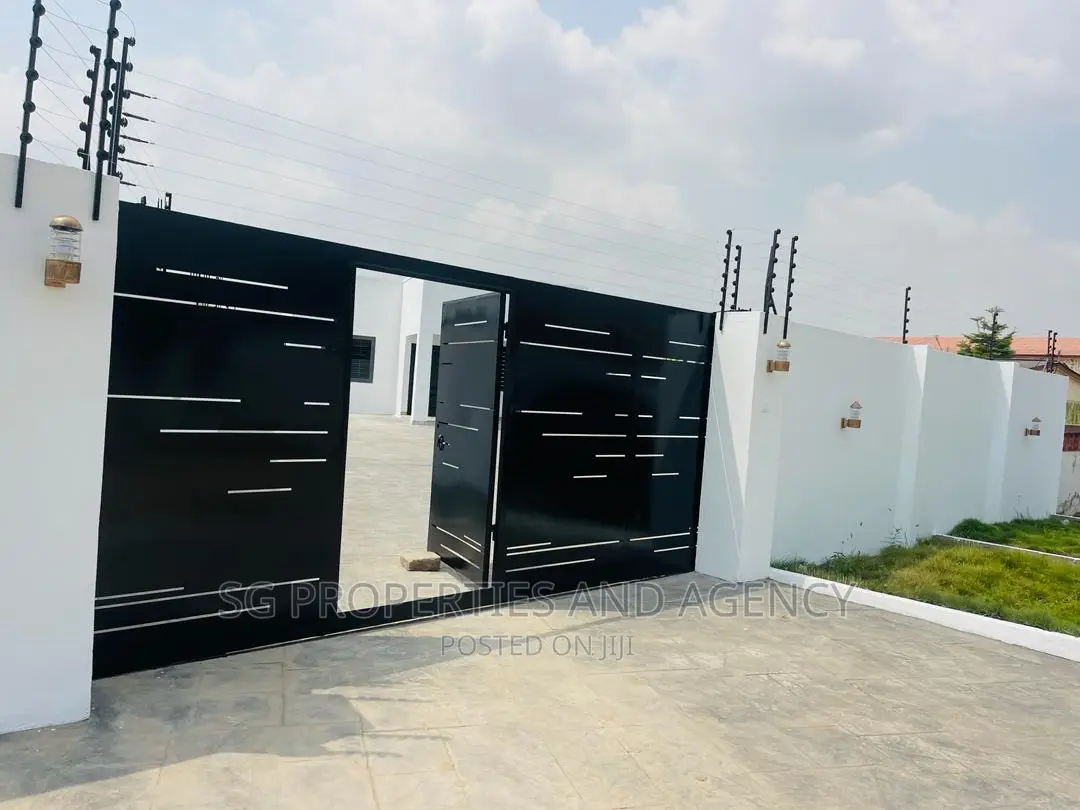 3bdrm House in Sakumono, Spintex for sale in Spintex