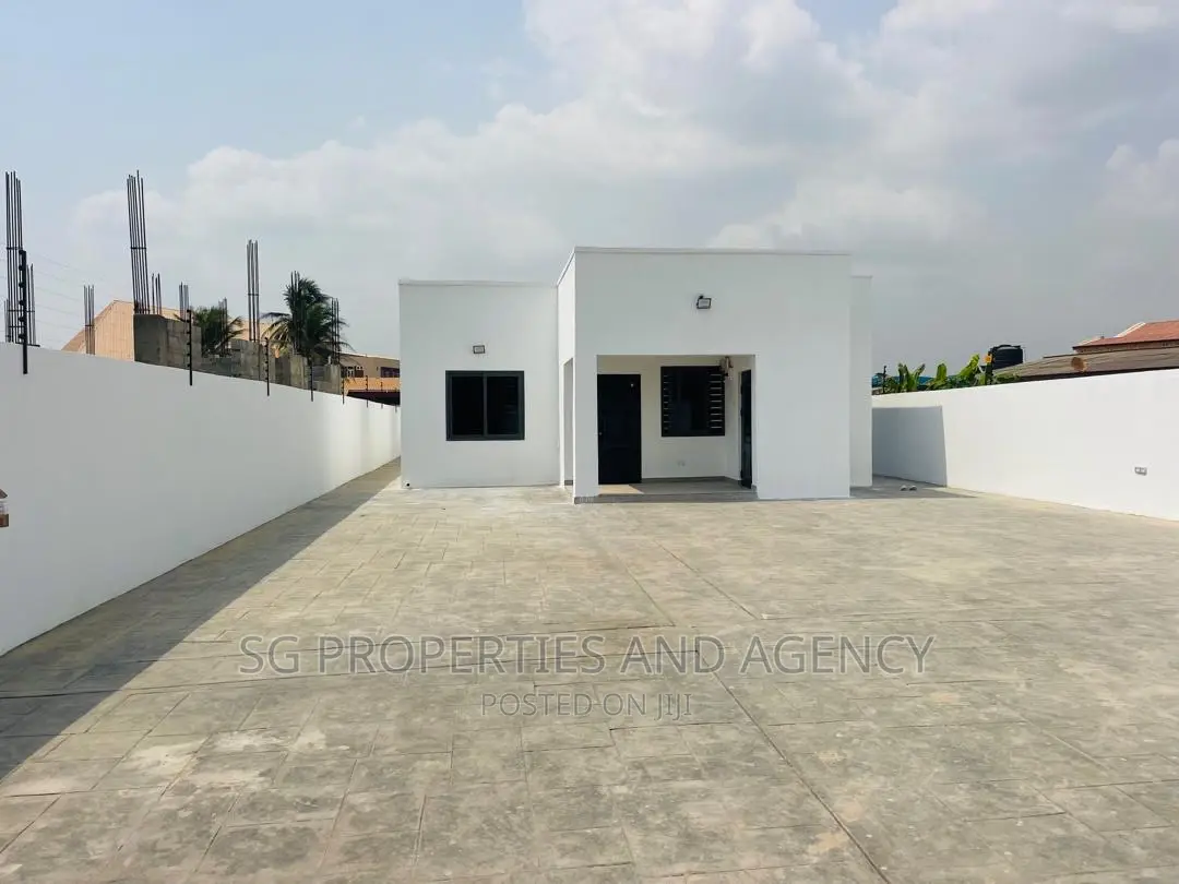3bdrm House in Sakumono, Spintex for sale in Spintex