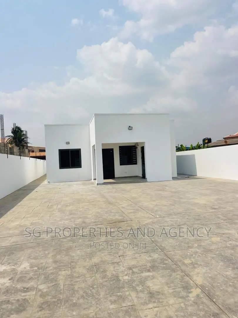 3bdrm House in Sakumono, Spintex for sale in Spintex
