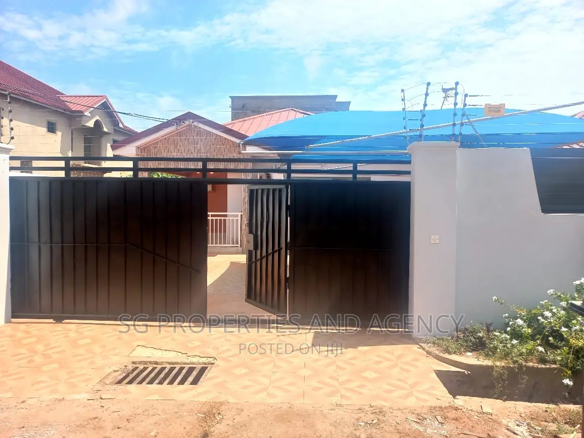 3bdrm House in Coastal, Spintex for rent in Spintex