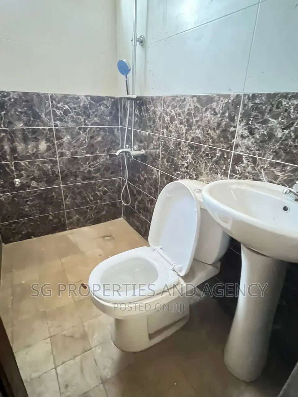 2bdrm Apartment in Community 17, Spintex for rent in Spintex