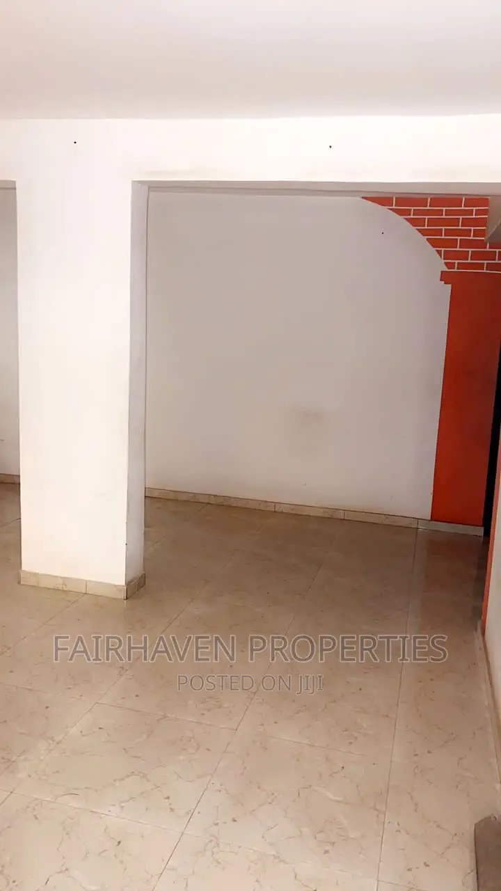 3bdrm Apartment in Ashyie Fulani, Adenta for rent in Adenta