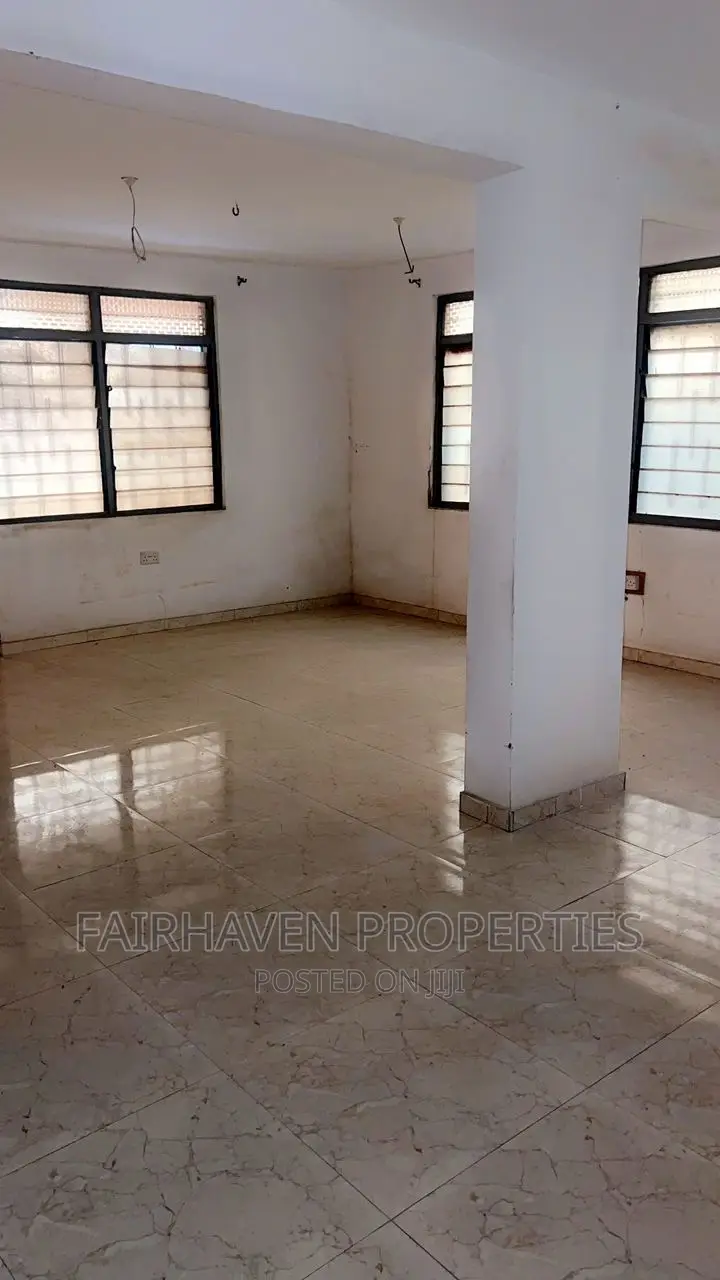 3bdrm Apartment in Ashyie Fulani, Adenta for rent in Adenta