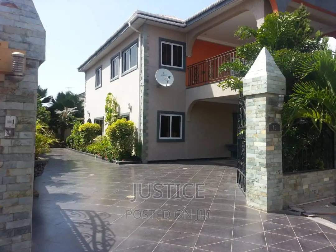 6bdrm Villa in Cantonments for sale in Cantonments