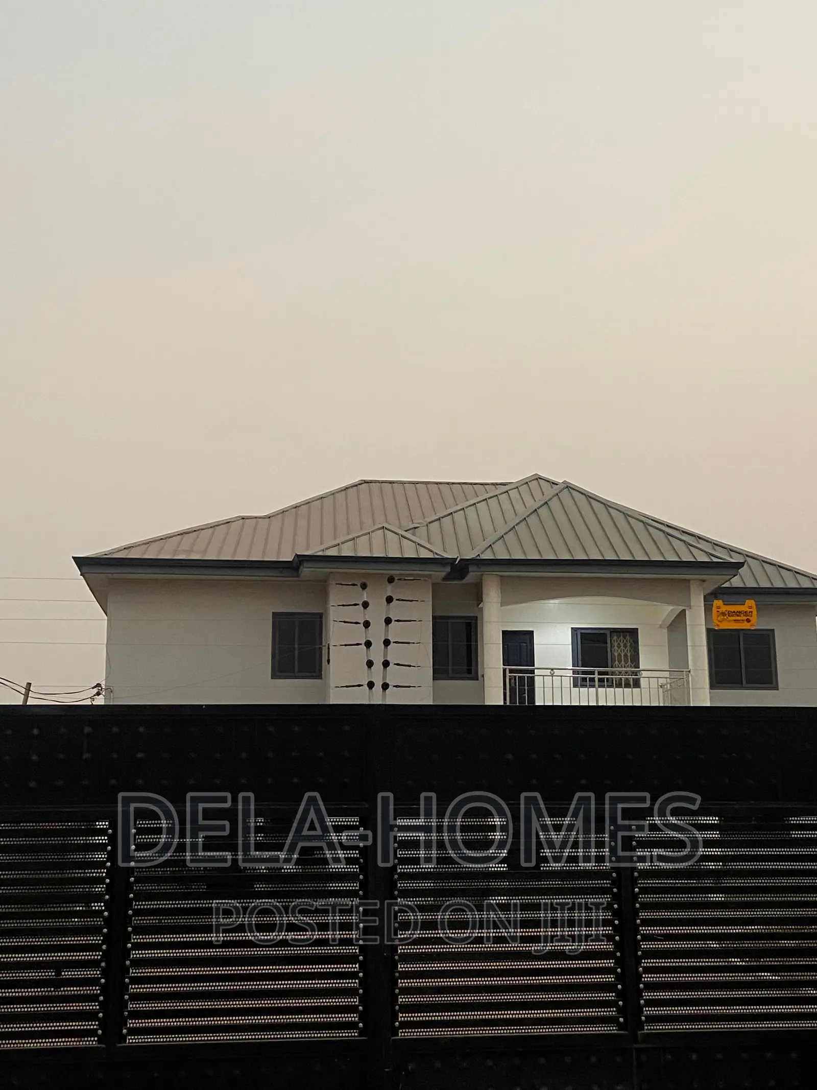 4bdrm Duplex in Adenta for rent in Adenta