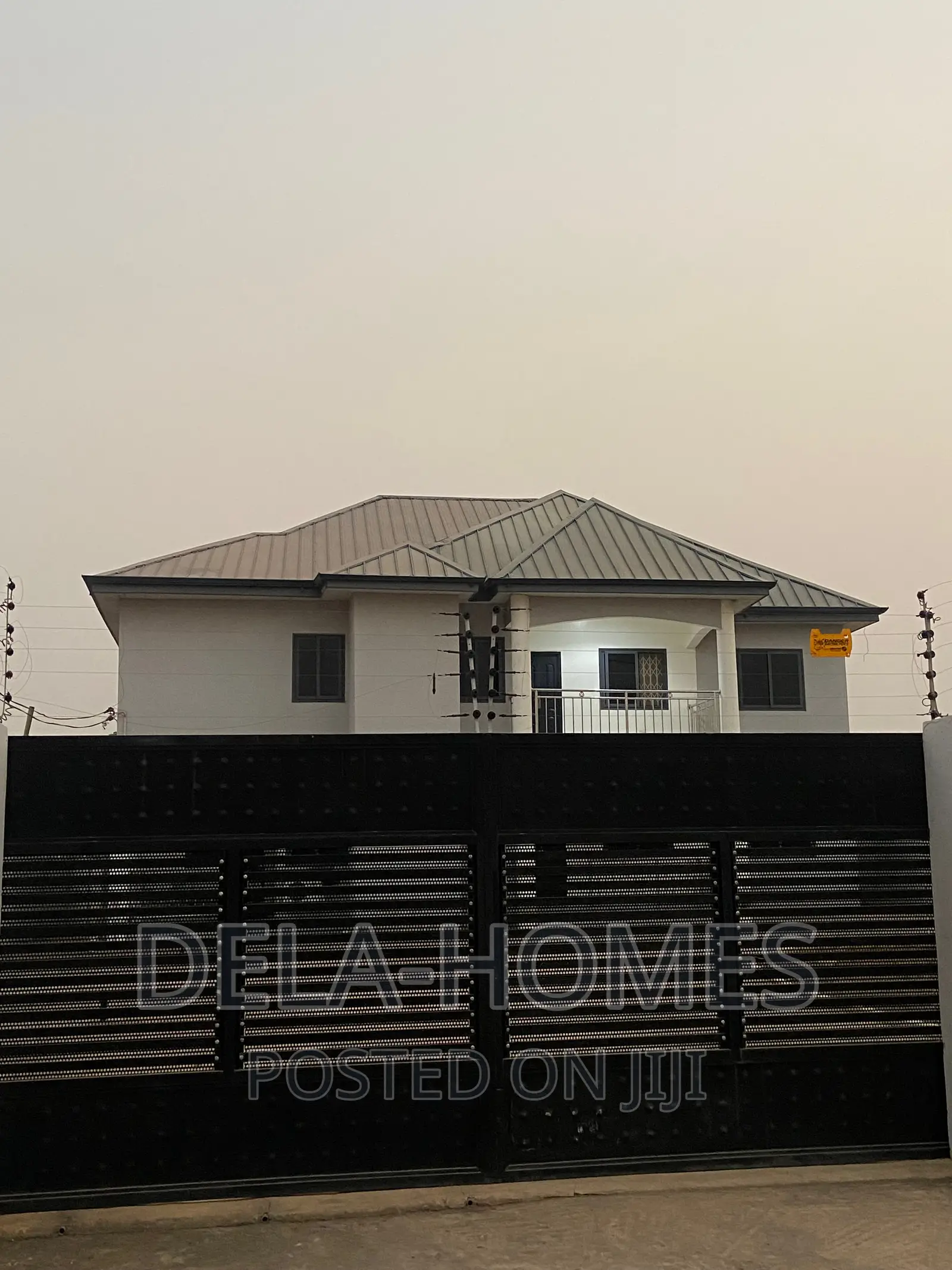 4bdrm Duplex in Adenta for rent in Adenta