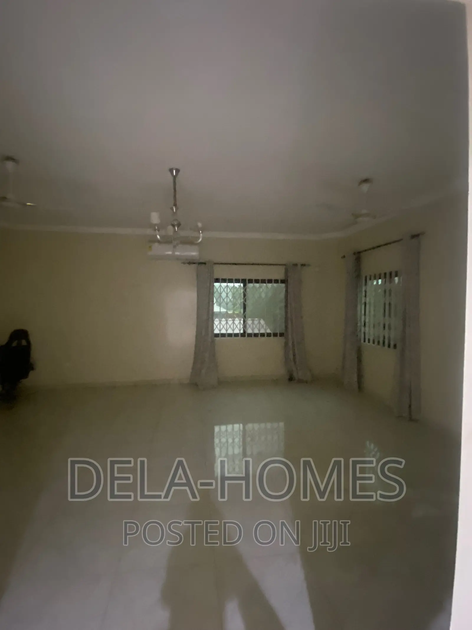 4bdrm Duplex in Adenta for rent in Adenta
