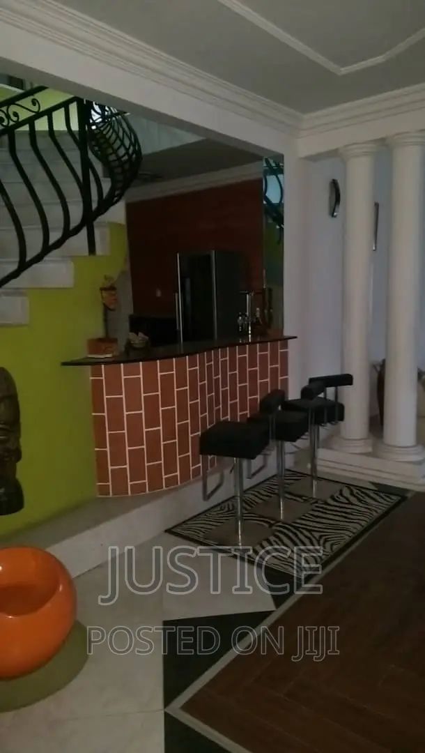 6bdrm Mansion in Dansoman for sale in Dansoman