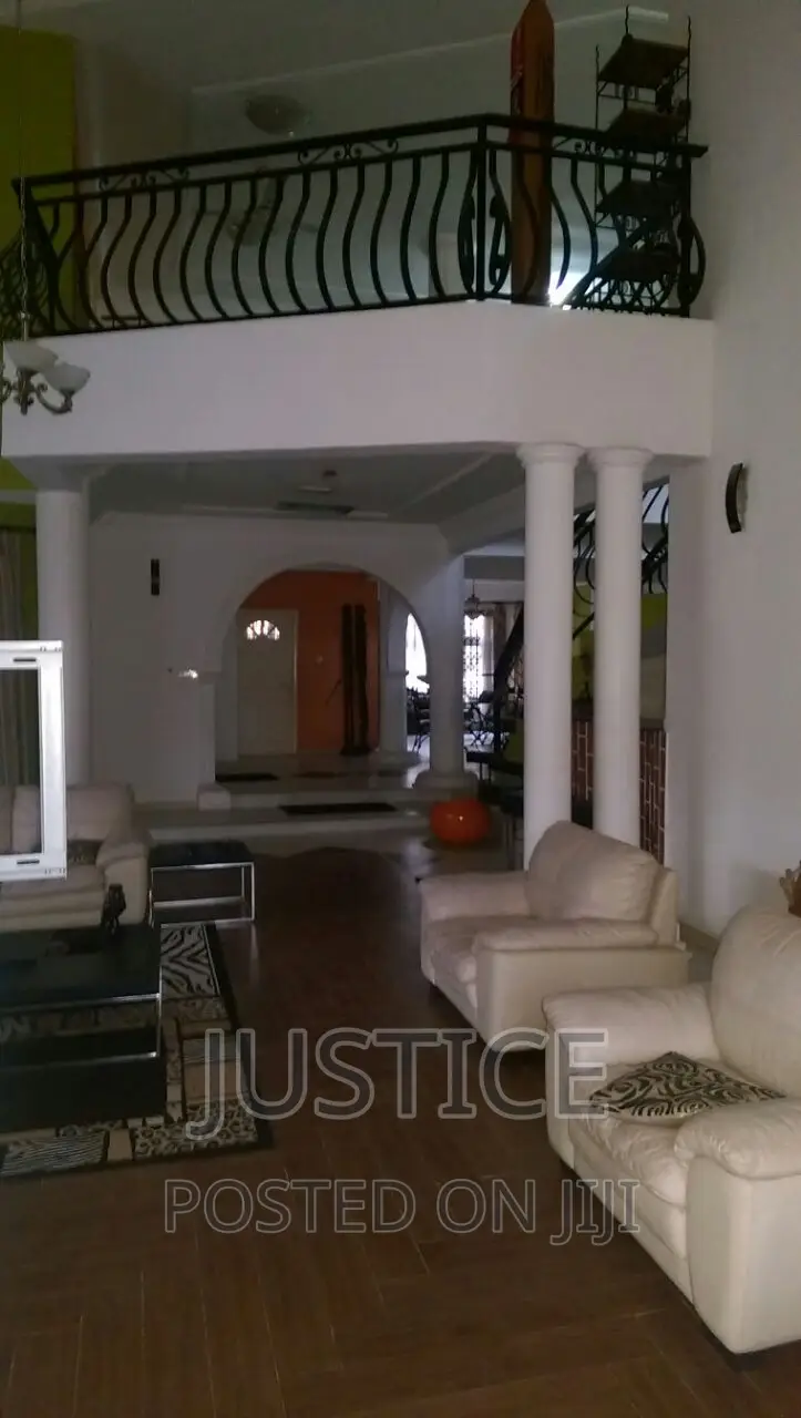 6bdrm Mansion in Dansoman for sale in Dansoman