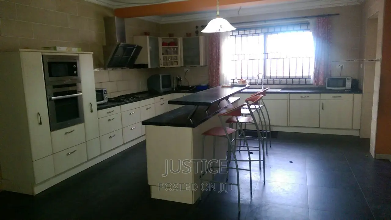 6bdrm Mansion in Dansoman for sale in Dansoman