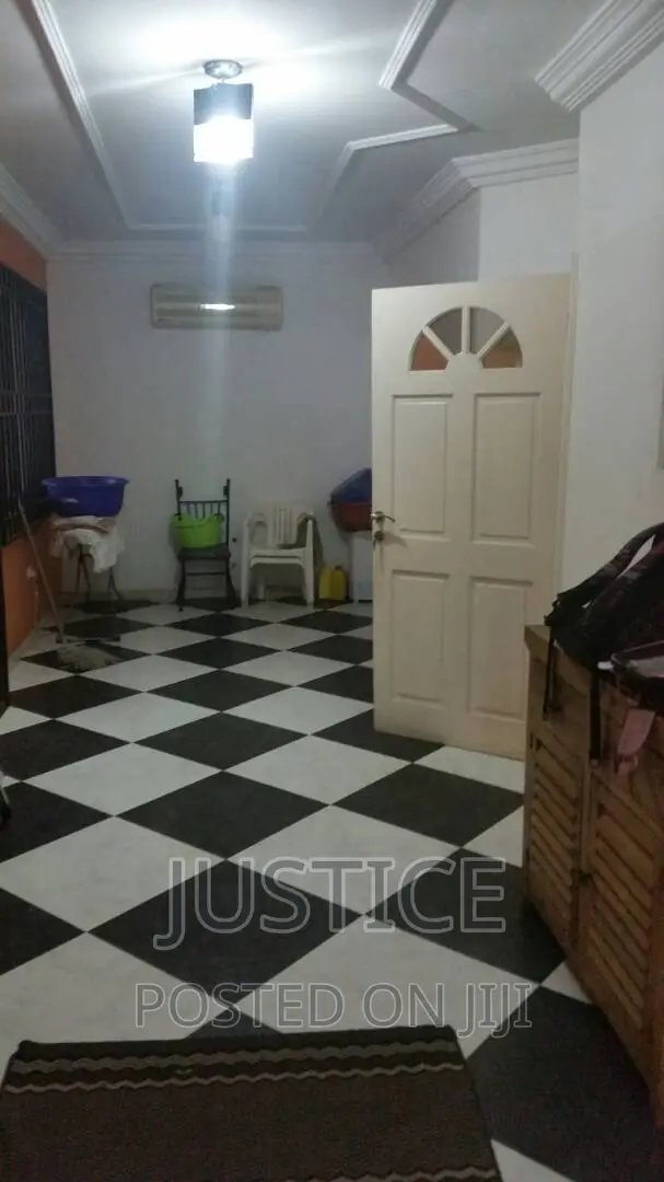 6bdrm Mansion in Dansoman for sale in Dansoman