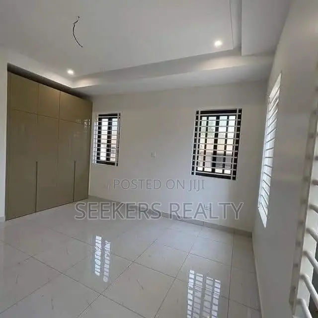 6bdrm House in Seekers Realty, East Legon for sale in East Legon