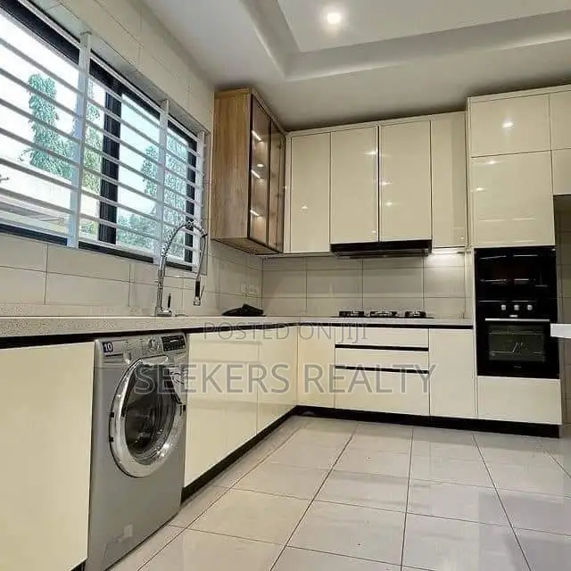 6bdrm House in Seekers Realty, East Legon for sale in East Legon