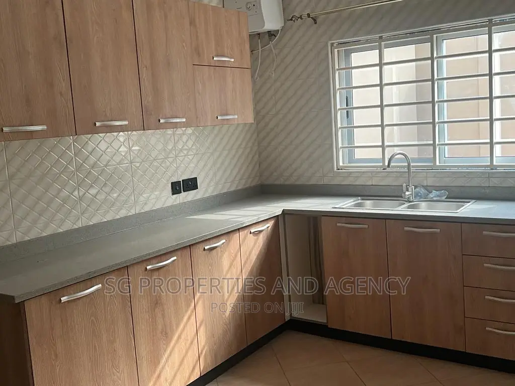 3bdrm House in Spintex Road for rent in Spintex