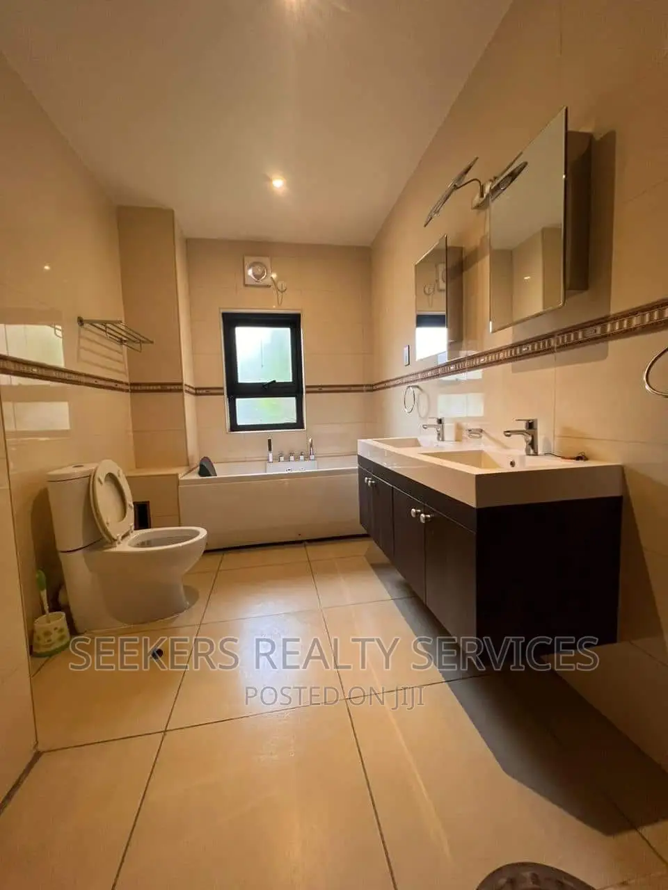 3bdrm Townhouse / Terrace in Seekers Realty, Cantonments for rent in Cantonments