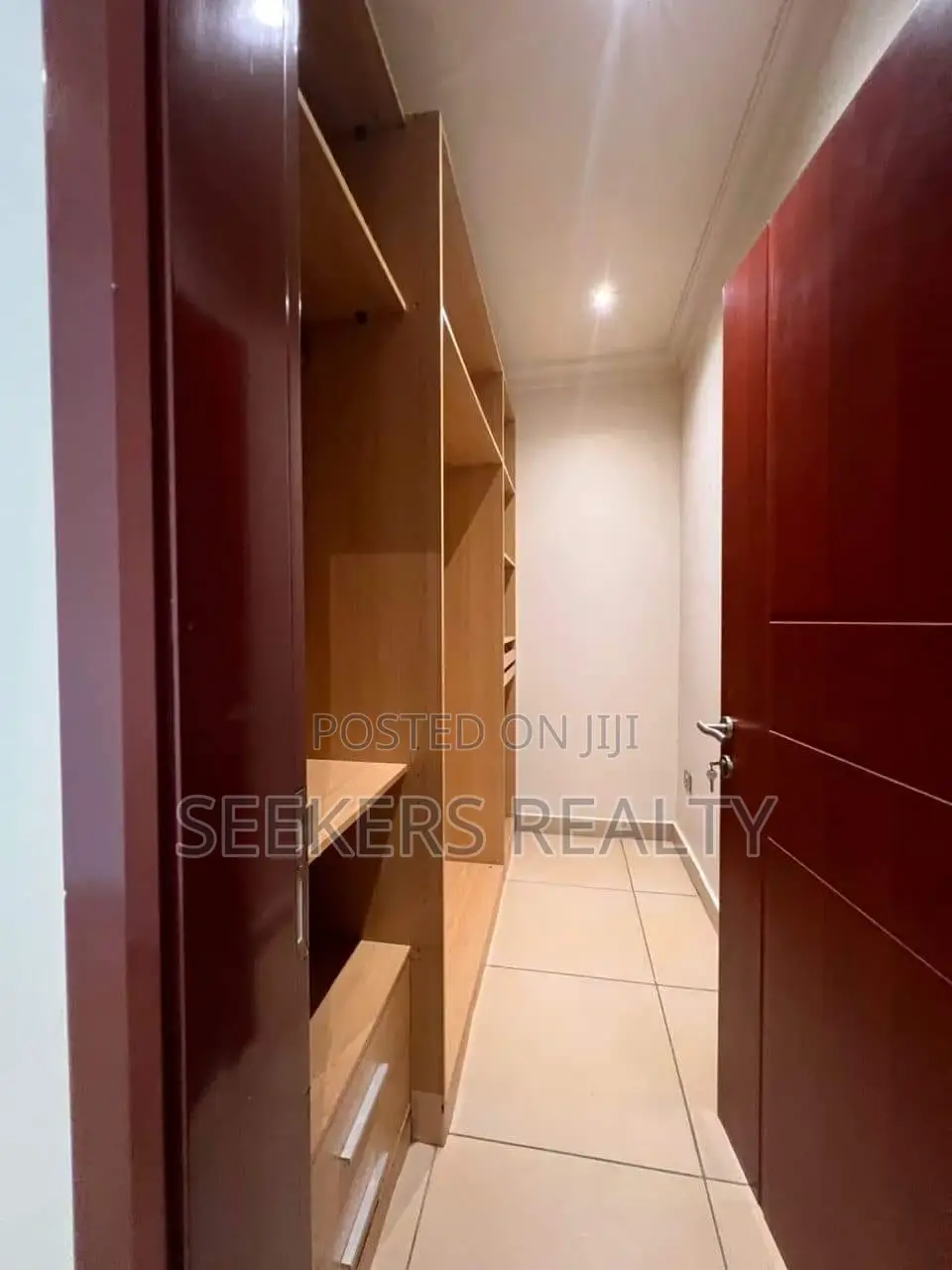 3bdrm Townhouse / Terrace in Seekers Realty, Cantonments for rent in Cantonments