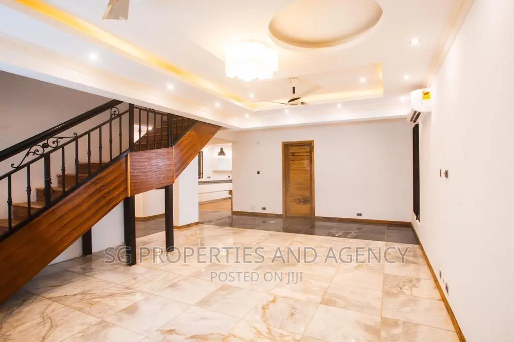 3bdrm Mansion in Sakumono, Spintex for rent in Spintex