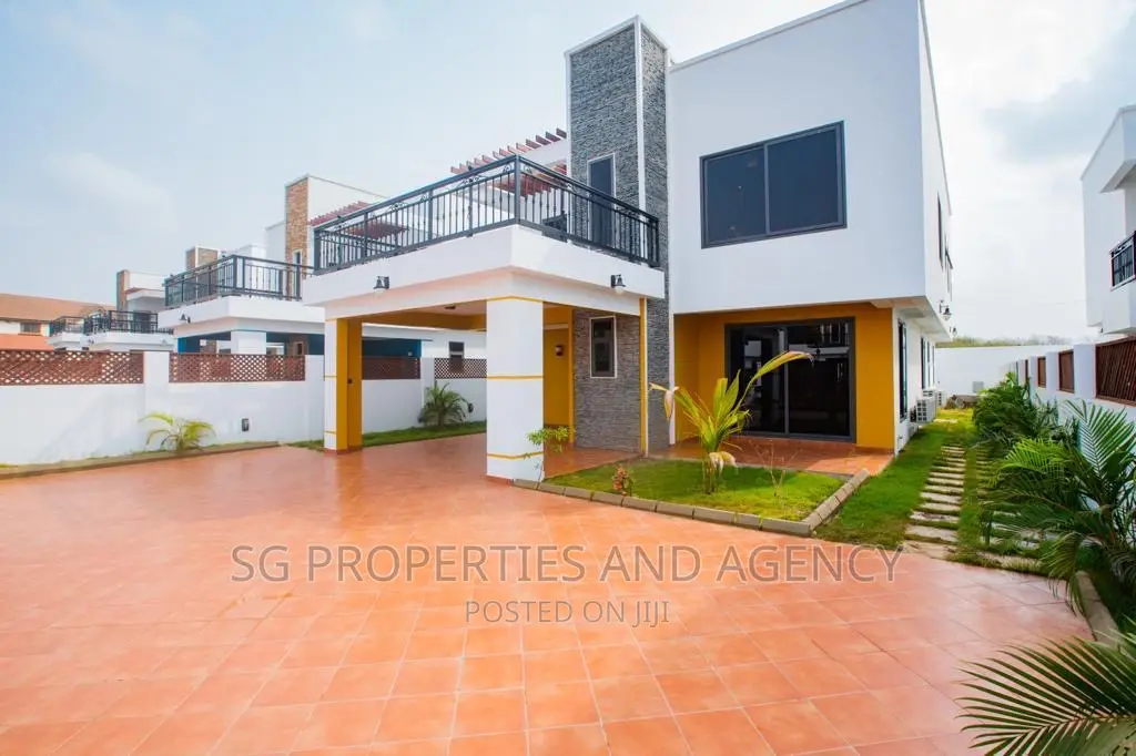 3bdrm Mansion in Sakumono, Spintex for rent in Spintex