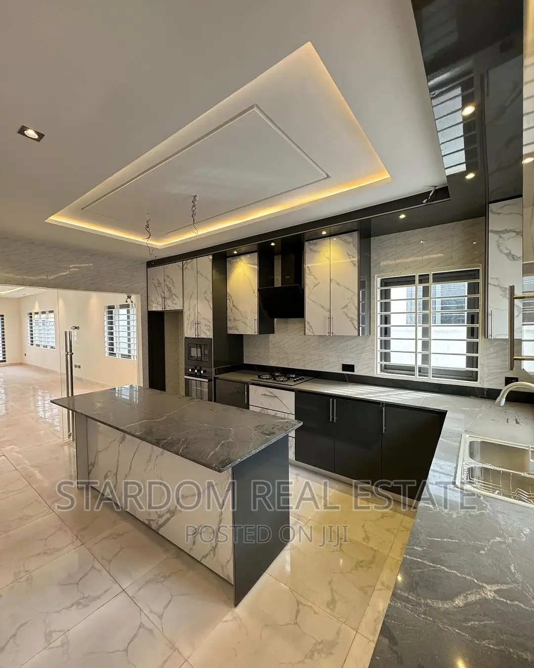 3bdrm Duplex in Lake Side Estate for sale in Lake Side Estate