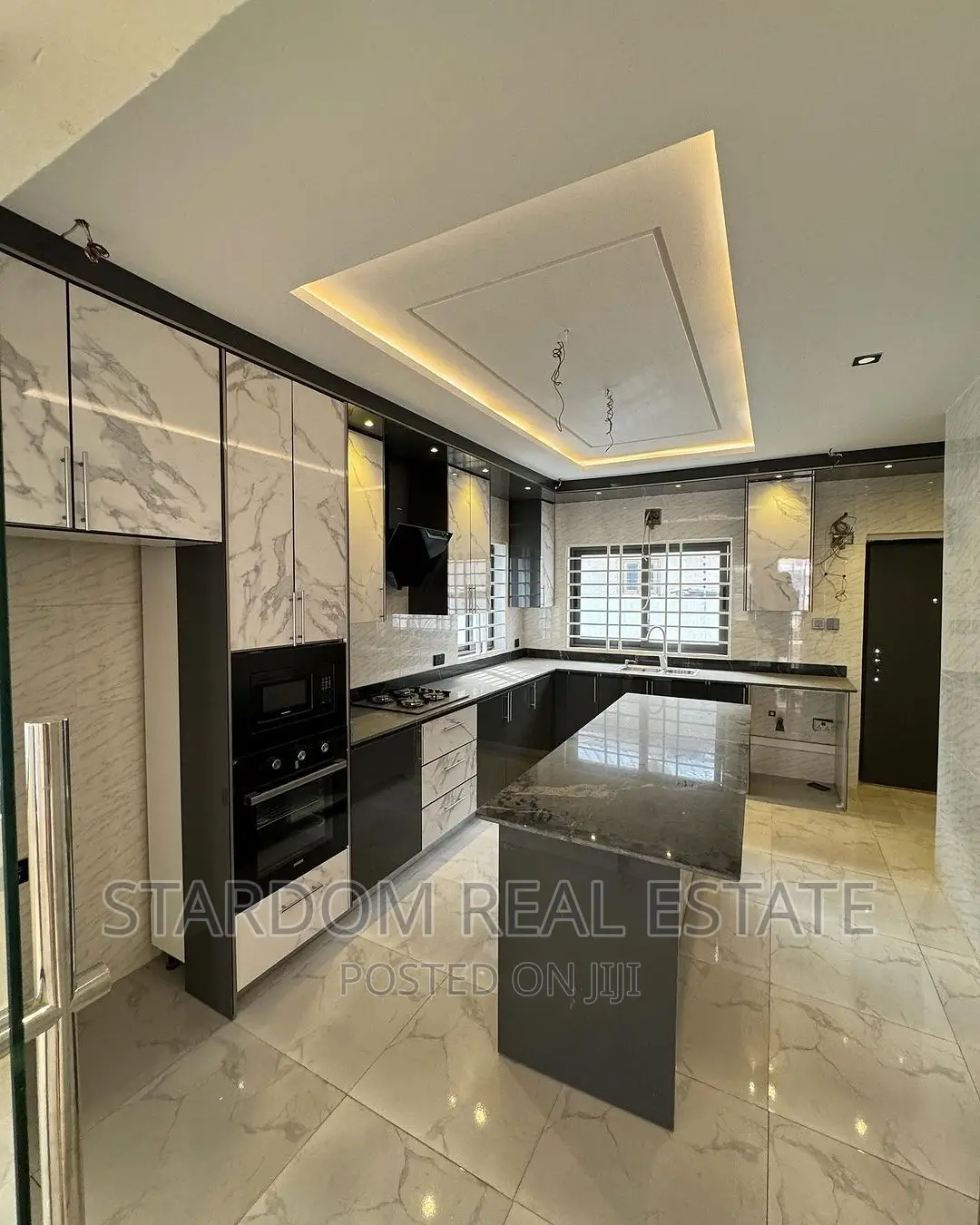3bdrm Duplex in Lake Side Estate for sale in Lake Side Estate