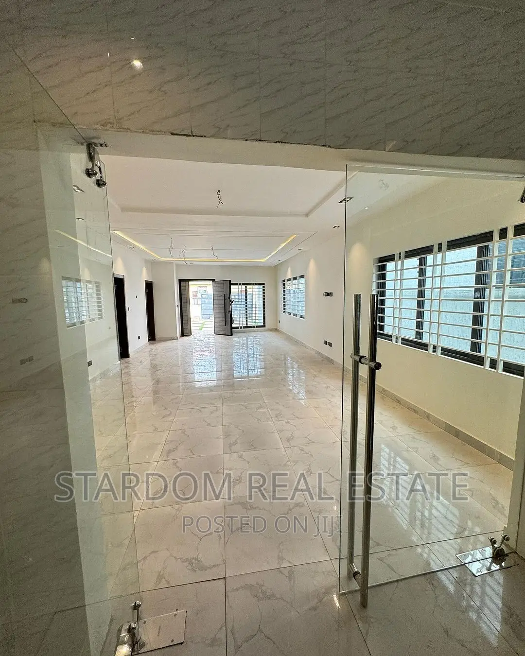 3bdrm Duplex in Lake Side Estate for sale in Lake Side Estate