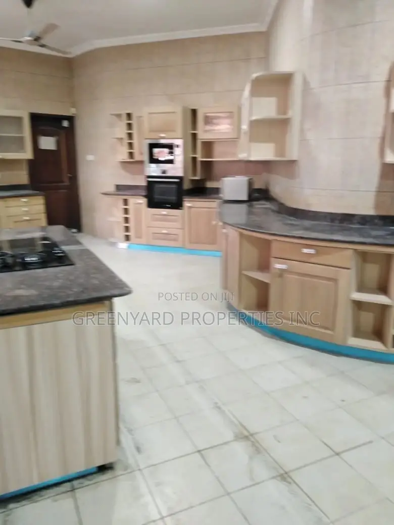 6bdrm House in East Legon for sale in East Legon
